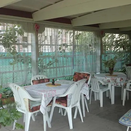 Eva Guest house *