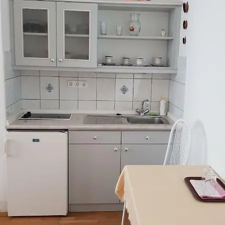 ゲストハウス Eva *