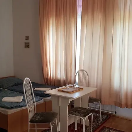 Eva Guest house *