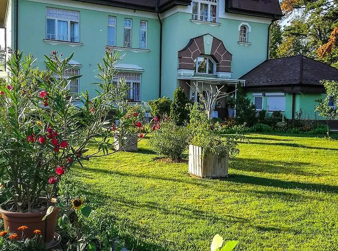 Eva בית הארחה *