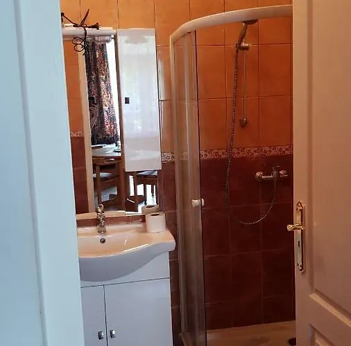 Eva בית הארחה *